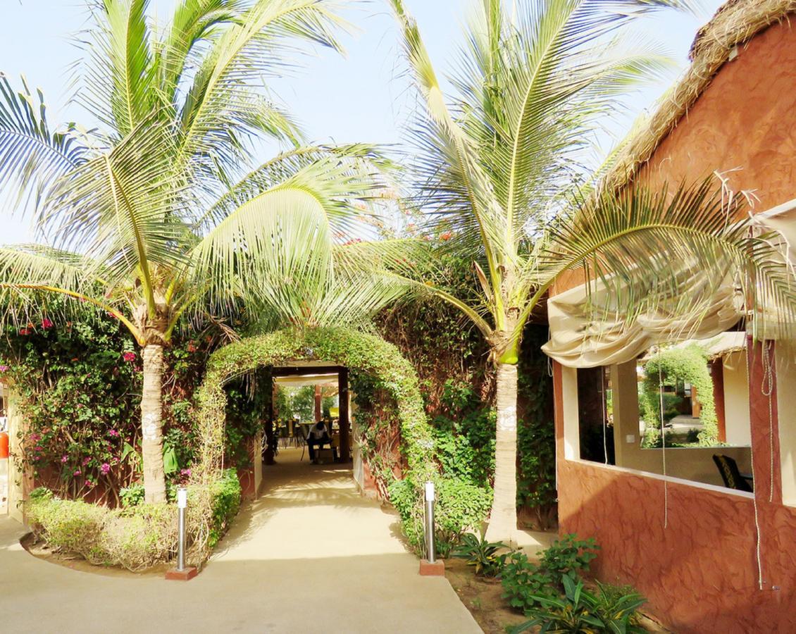 Le Lion Dort Hotel Somone Exterior foto
