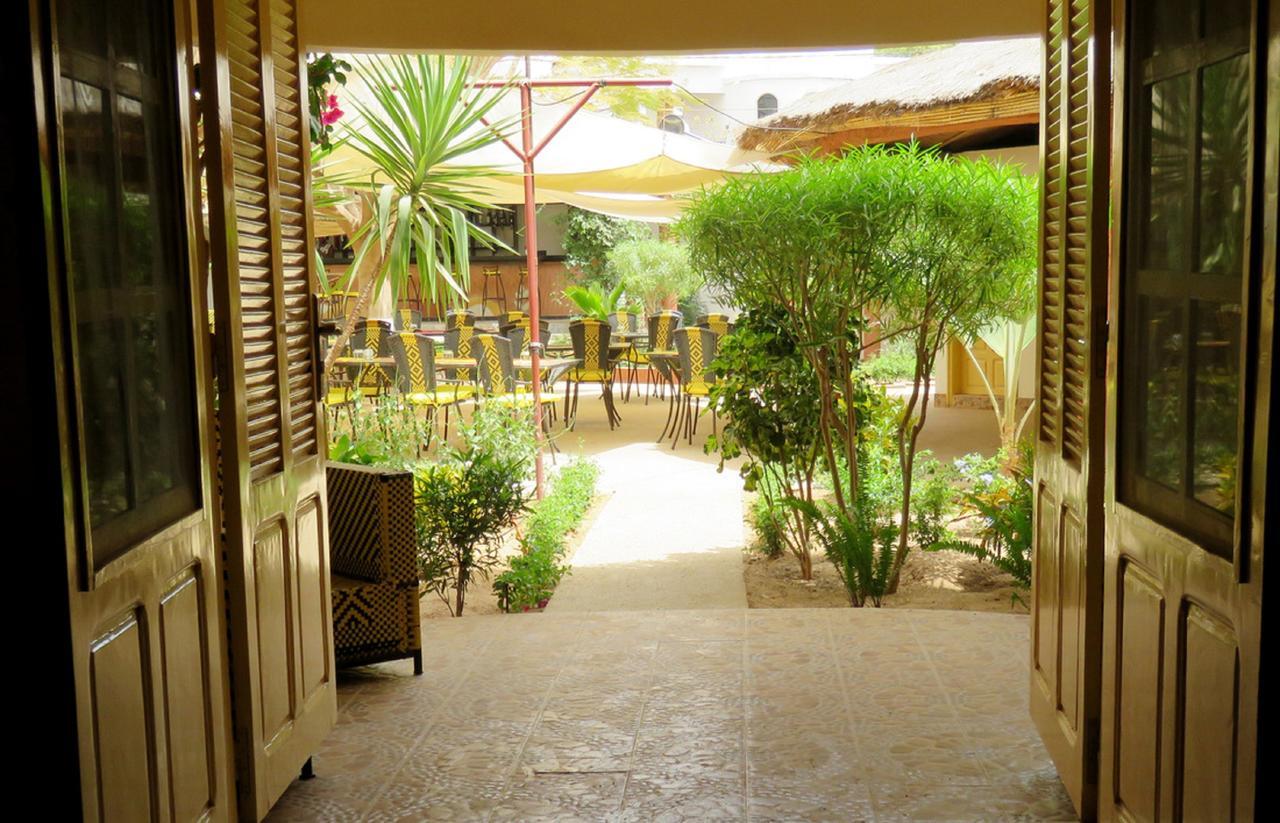 Le Lion Dort Hotel Somone Exterior foto